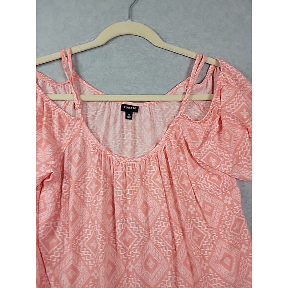 Torrid Peach Diamond Print Cold Shoulder SS Rayon Flowy Blouse Women's Plus 0X - Picture 3 of 12